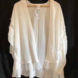 Maurice's White lace Kimono